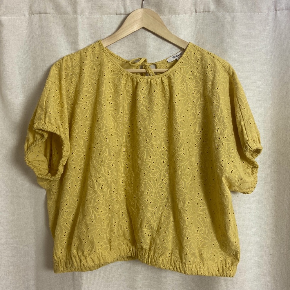 Madewell floral embroidery short sleeve doleman top.